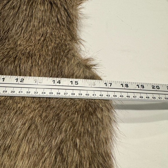 BLQ.MKT Blaque Market Women's Faux Fur Vest - Picture 9 of 9